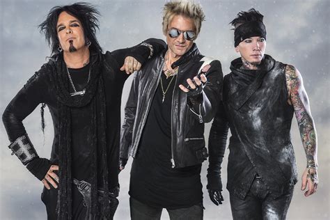 sixx am members.